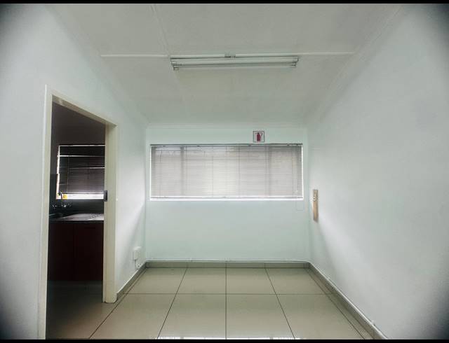 999M² OFFICE FOR SALE IN PARKDENE